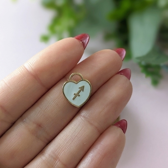 SAGITTARIUS Heart Zodiac Pendant  - Brand New - Picture 1 of 4